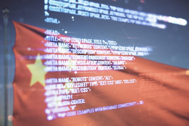 Фото Многократная экспозиция абстрактной голограммы разработки программного обеспечения на китайском флаге и синем небе фоновых исследований и аналитических концепций