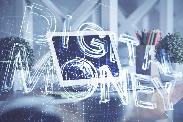 Multi exposure van blockchain en crypto economie thema hologram en tafel met computer achtergrond Concept van bitcoin cryptocurrency