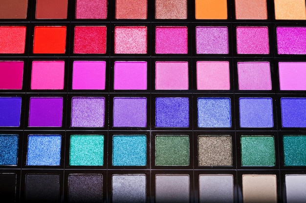 Multicolored eye shadows