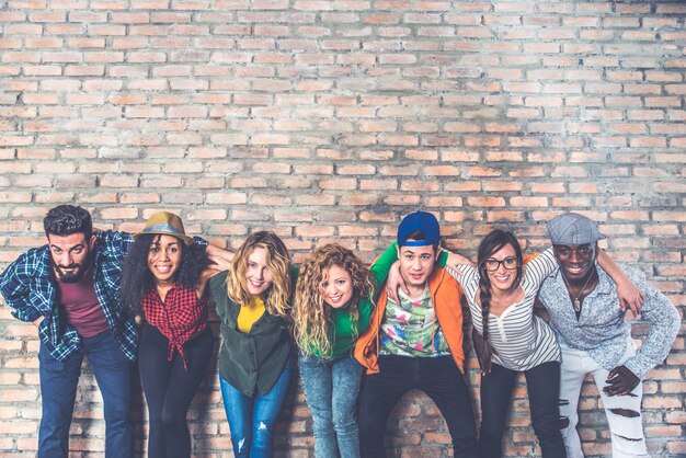 Foto multiraciale groep vrienden