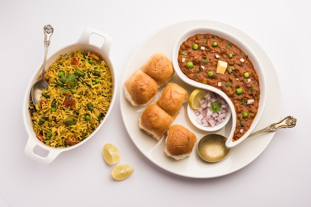 Mumbai Style Pav Bhaji met Tawa Pulav, het is een populair eten langs de weg uit India