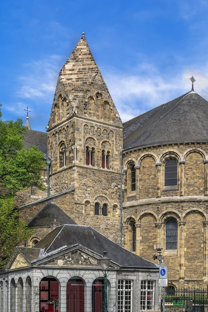 Foto munsterkerk è una vecchia chiesa della nostra signora del xiii secolo a roermond, nei paesi bassi.