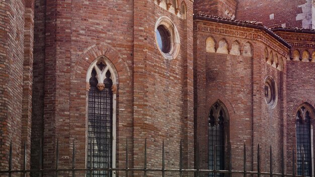 Muren van de Duomo-kathedraal in de stad Vicenza