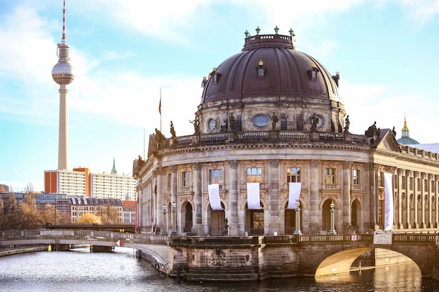 Museumeiland en TV-toren op Alexanderplatz, Berlijn, Duitsland