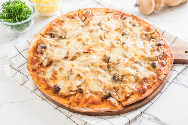 mushroom pizza with miso sauce