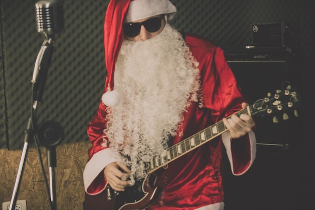 Musical santa claus