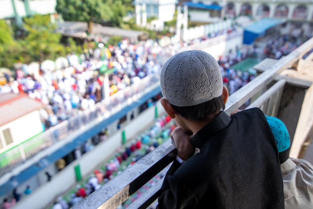 Photo muslims celebrate eid in the mosque