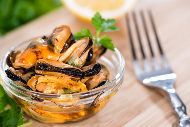 Mussels with fresh herbs