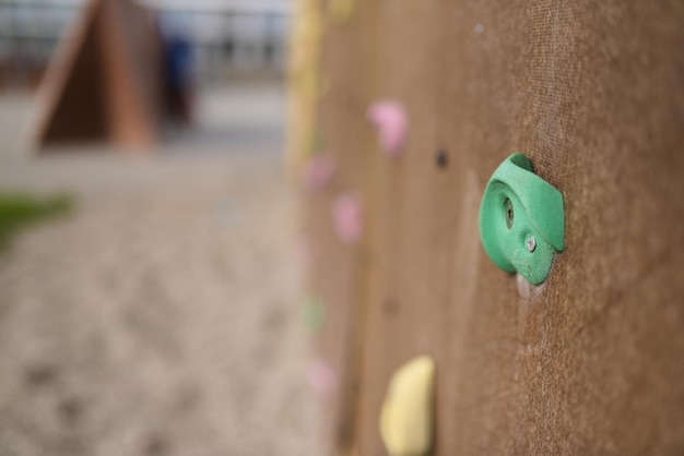 Muurklimmen op een schoolplein