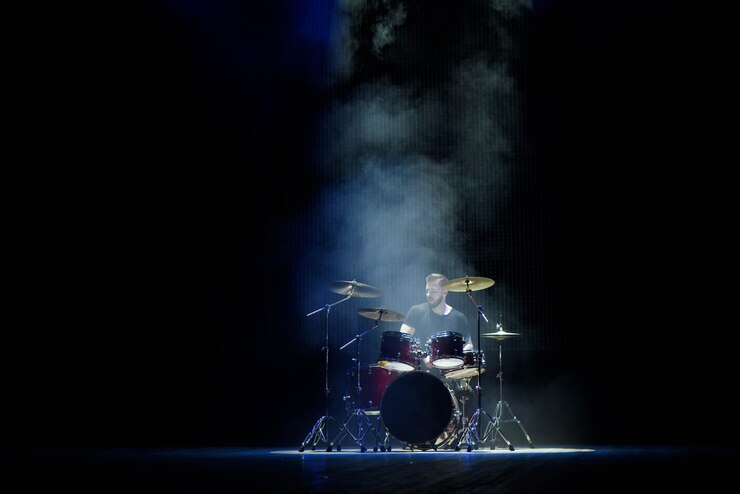 Muziek, mensen, muziekinstrumenten en entertainmentconcept