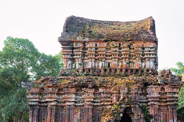 My Son Sanctuary en hindoetempel in de buurt van Hoi An in Azië, in Vietnam. Erfgoed van Champa Koninkrijk. Myson Geschiedenis en cultuur. Shiva stad ruïnes. Vietnamees museum. Hindoeïsme Beschaving op het Heilige Land.