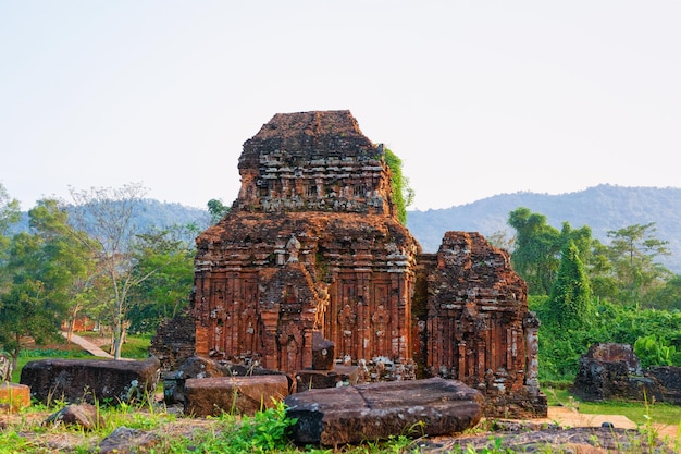 My Son Sanctuary en hindoetempel in Hoi An in Vietnam, Azië. Erfgoed van Champa Koninkrijk. Myson Geschiedenis en cultuur. Shiva stad ruïnes. Vietnamees museum. Hindoeïsme Beschaving op het Heilige Land.