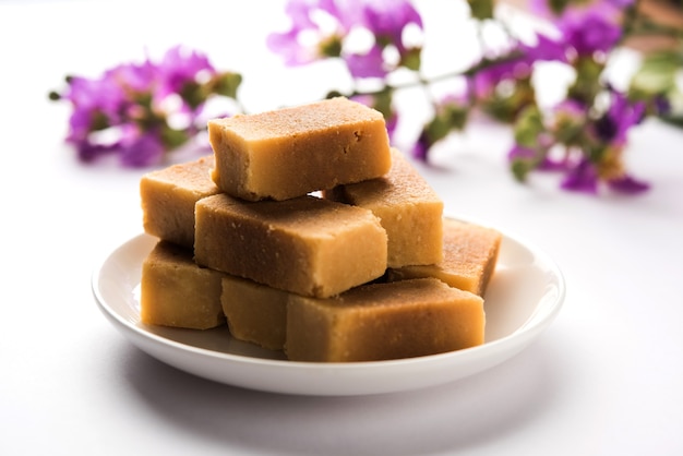 Mysore pak of Mysuru Paaka is Zuid-Indiase cake zoals zoet?