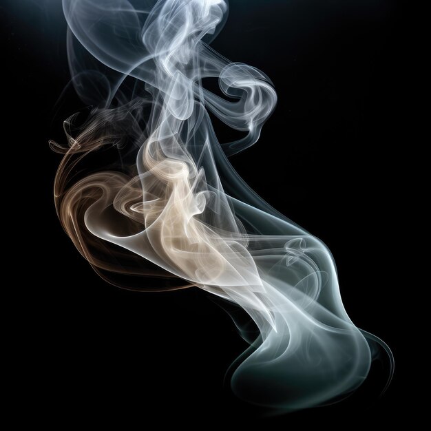 ミスティックな白い煙は黒い背景に 孤立した優雅さを表しています