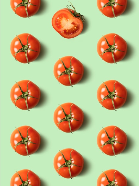 Naadloos patroon met tomaten Abstracte achtergrond Tomaat op de lichtblauwe background