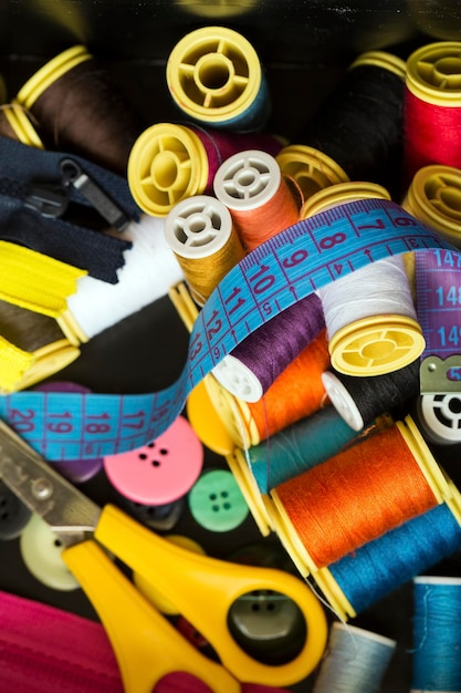 Naaien en repareren van kleding als hobby, kleermakersbureau