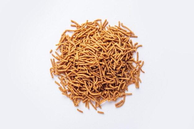 Nachni of Ragi Sev is een heerlijke knapperige noedels gemaakt van vinger millet gezonde Indiase voedsel