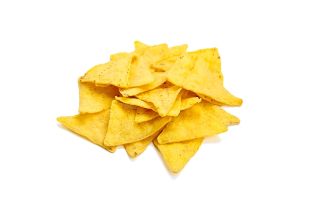 Nachos maïs chips, snack geïsoleerd op wit