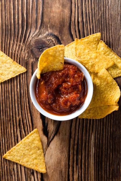 Nachos met salsa dip