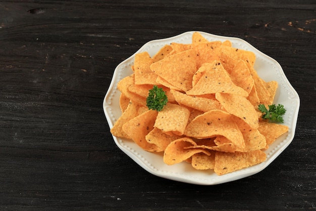 Nachos Tortilla Corn Chips op witte plaat