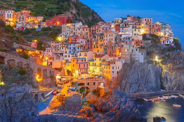 Nacht Manarola, Cinque Terre, Ligurië, Italië