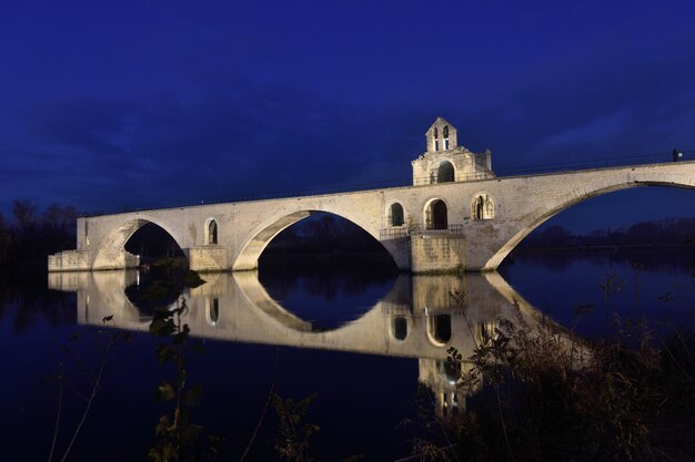 Nacht op de brug van Saint Benezet, Avignon, Frankrijk