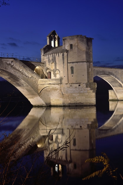 Nacht op de brug van Saint Benezet, Avignon, Frankrijk