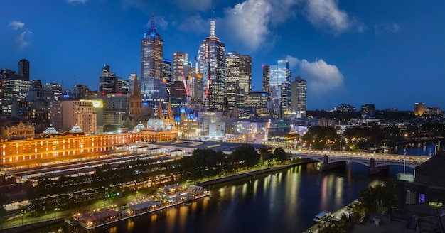 Nachtcityscape van de stad Melbourne, Australië