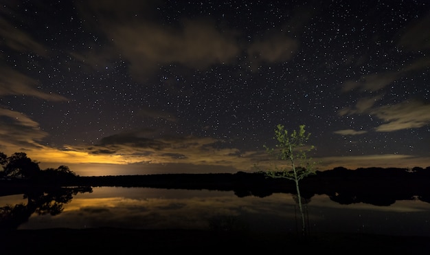 Nachtlandschap dichtbij Santibanez el Bajo.