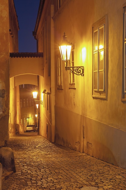 Nachtstraat in Mala Strana Praag, Tsjechië