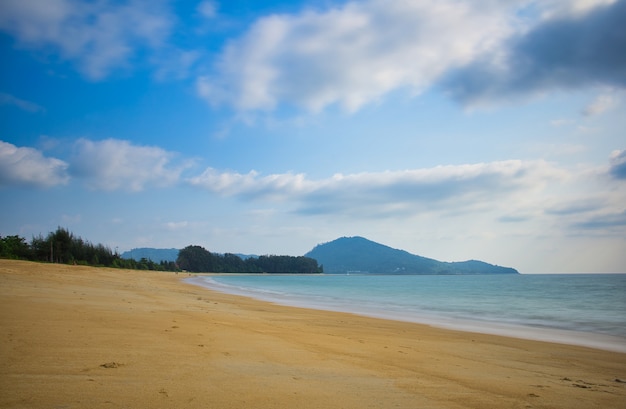 Foto nai yang, una spiaggia di armonia a phuket