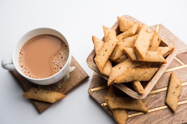 Namakpare or Salty Shakarpara, shakarpare or namkeen Shankarpali, popular diwali food or tea-time snack from Gujarat, India