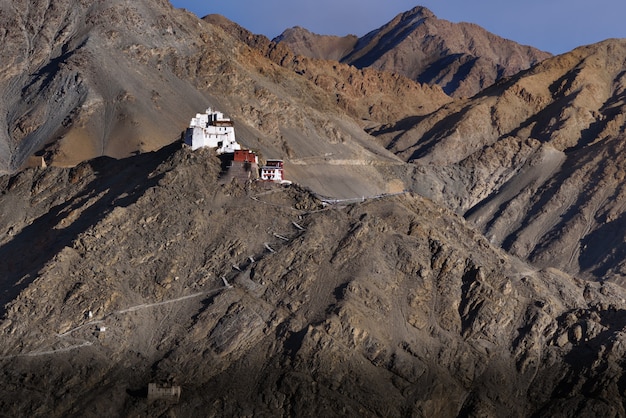 Leh Ladakh、インドのNamgyal Tsemo Gompa修道院
