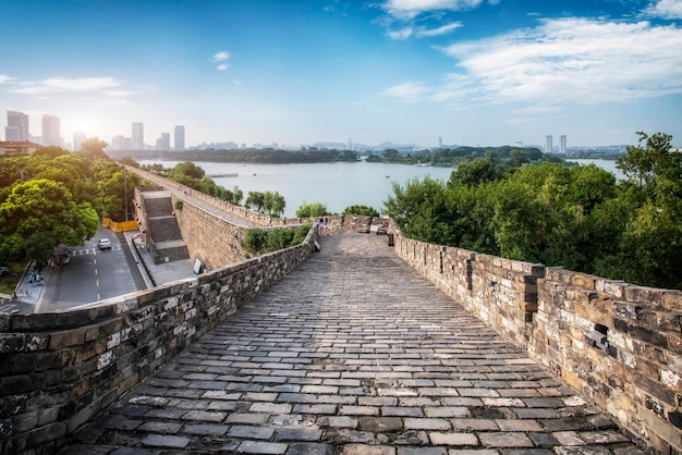 Scena di strada di paesaggio delle mura della città di nanchino