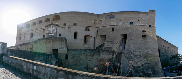 NAPELS, ITALIË - JANUARI 30 2020 - Uitzicht op Castel Saint Elmo