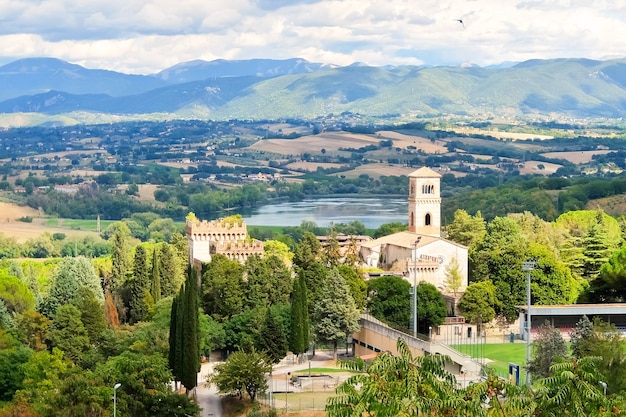 Narni Italy 고대 성 Castello di San Girolamo의 전망