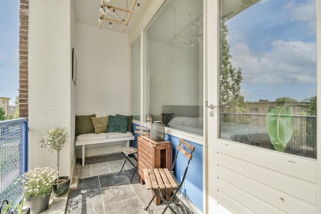 Narrow sitting area in balcony