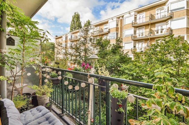 Narrow sitting area in balcony