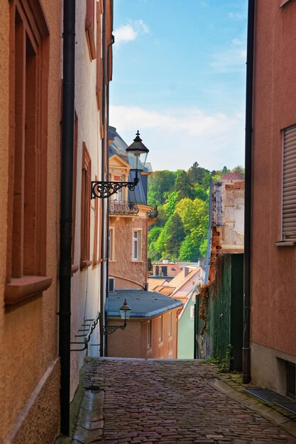 Photo narrow street in baden-baden, baden-wurttemberg state of germany