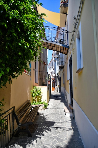 Photo a narrow street in san nicola arcella an old town in the calabria region of italy