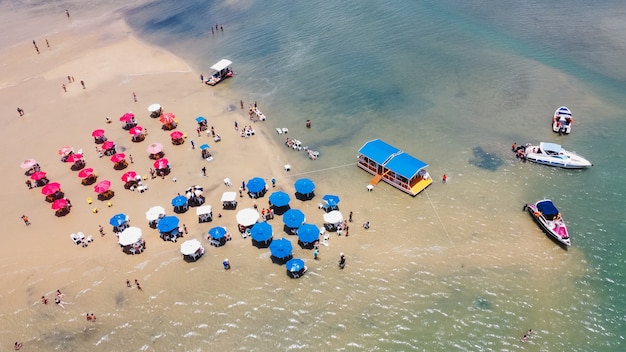 Natal, Rio Grande do Norte, Brazilië - 12 maart 2021: Lagoa de guaraÃras in Tibau do sul