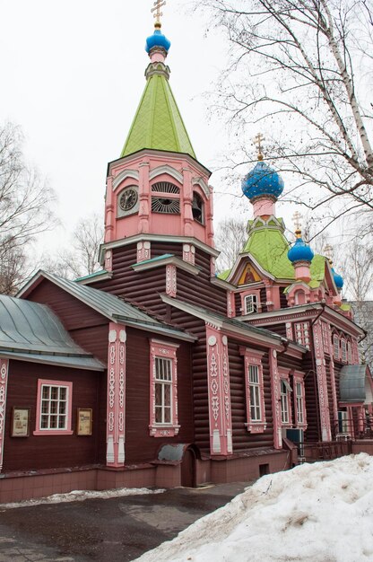 Photo natashinskaja wooden church in april