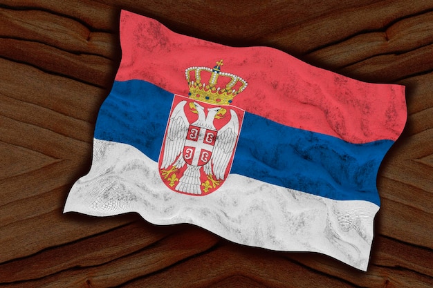세르비아의 국기와 함께 세르비아 배경의 국기