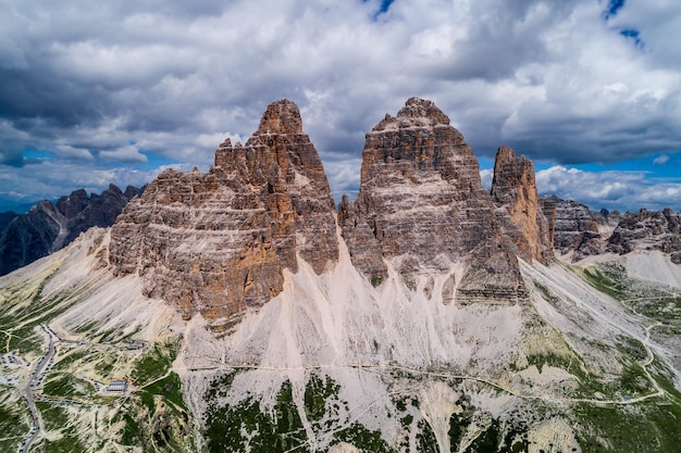 Национальный природный парк Tre Cime в Доломитовых Альпах. Красивая природа Италии.