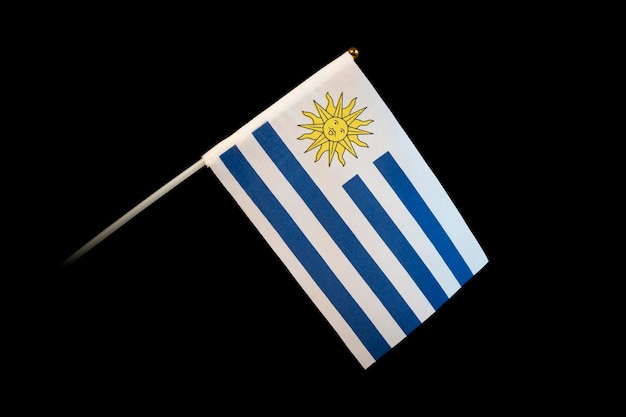 Foto nationale vlag van uruguay op een zwarte achtergrond