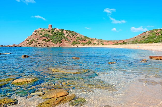 Natte rotsen in Porticciolo kust Sardinië