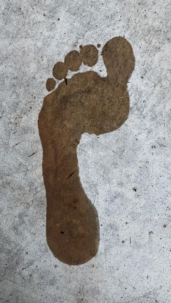 Foto natte voetafdruk op beton