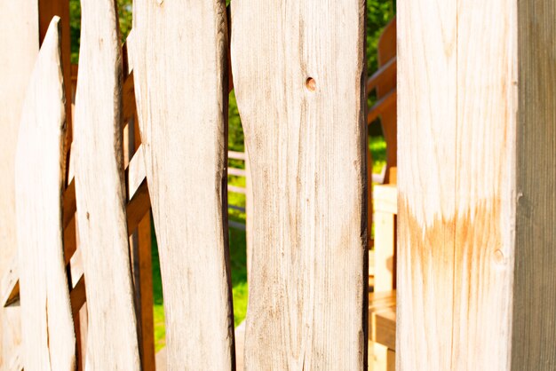 Foto sfondo naturale di un recinto di legno rustico.