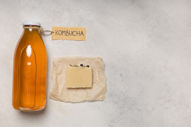 천연 화장품, 콤 부차 비누. "Kombucha"라벨의 비문