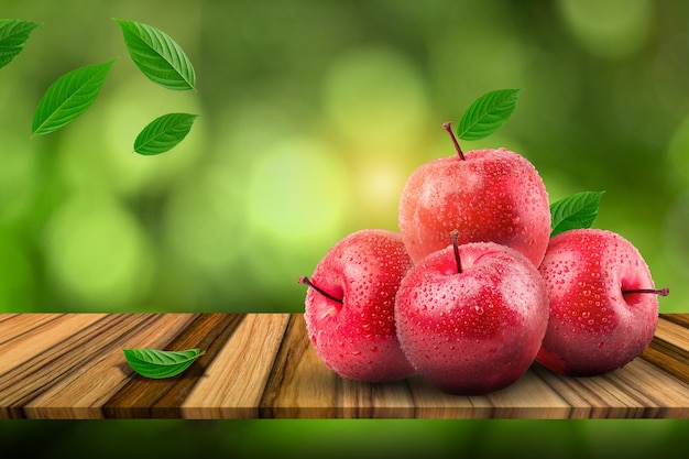 Природные фермы свежие красные яблоки на доске